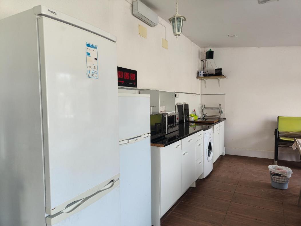 Chalet Con Piscina Y Jacuzzi En Madrid Alquila Habitaciones Algete Bagian luar foto