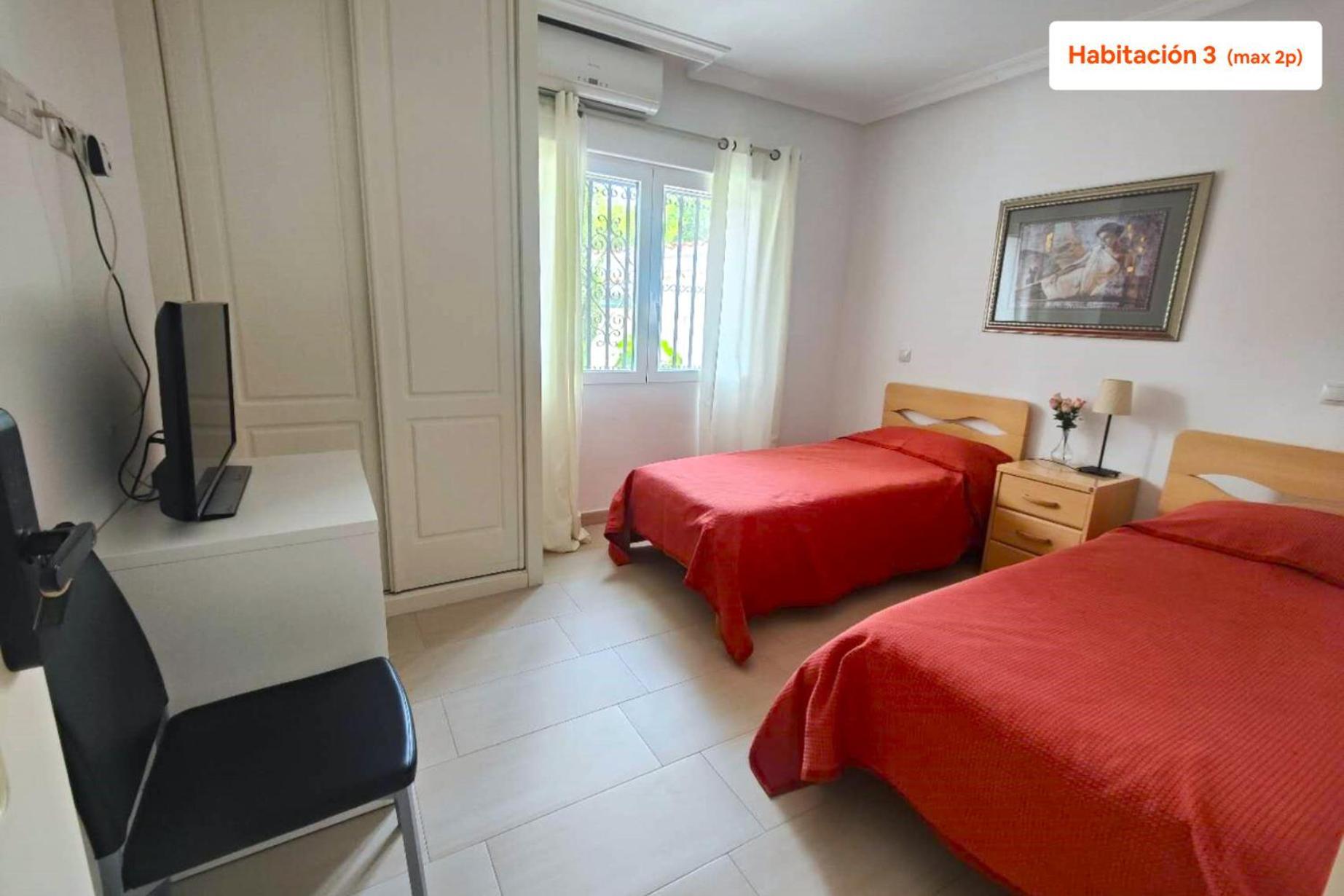 Chalet Con Piscina Y Jacuzzi En Madrid Alquila Habitaciones Algete Bagian luar foto