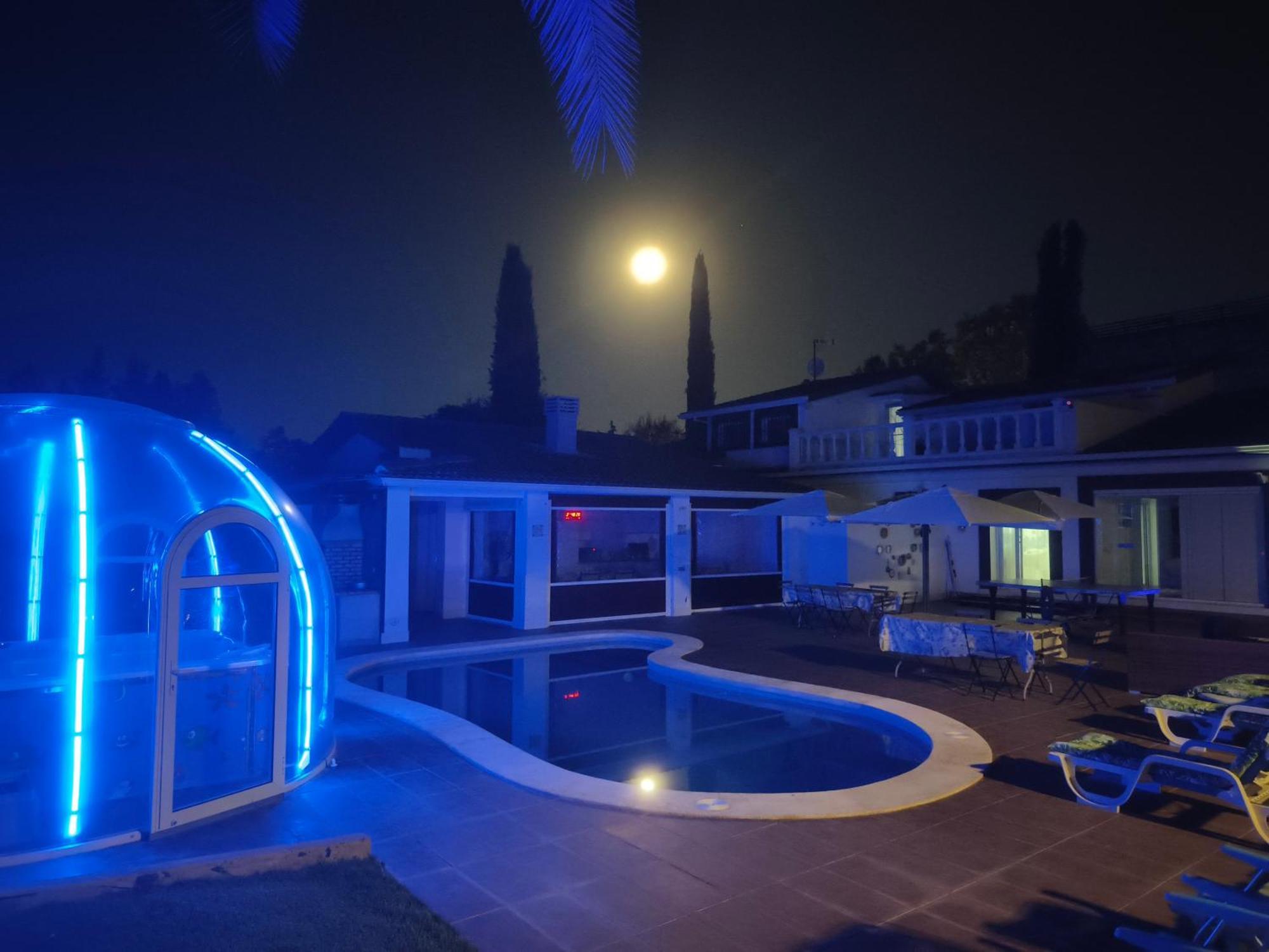 Chalet Con Piscina Y Jacuzzi En Madrid Alquila Habitaciones Algete Bagian luar foto