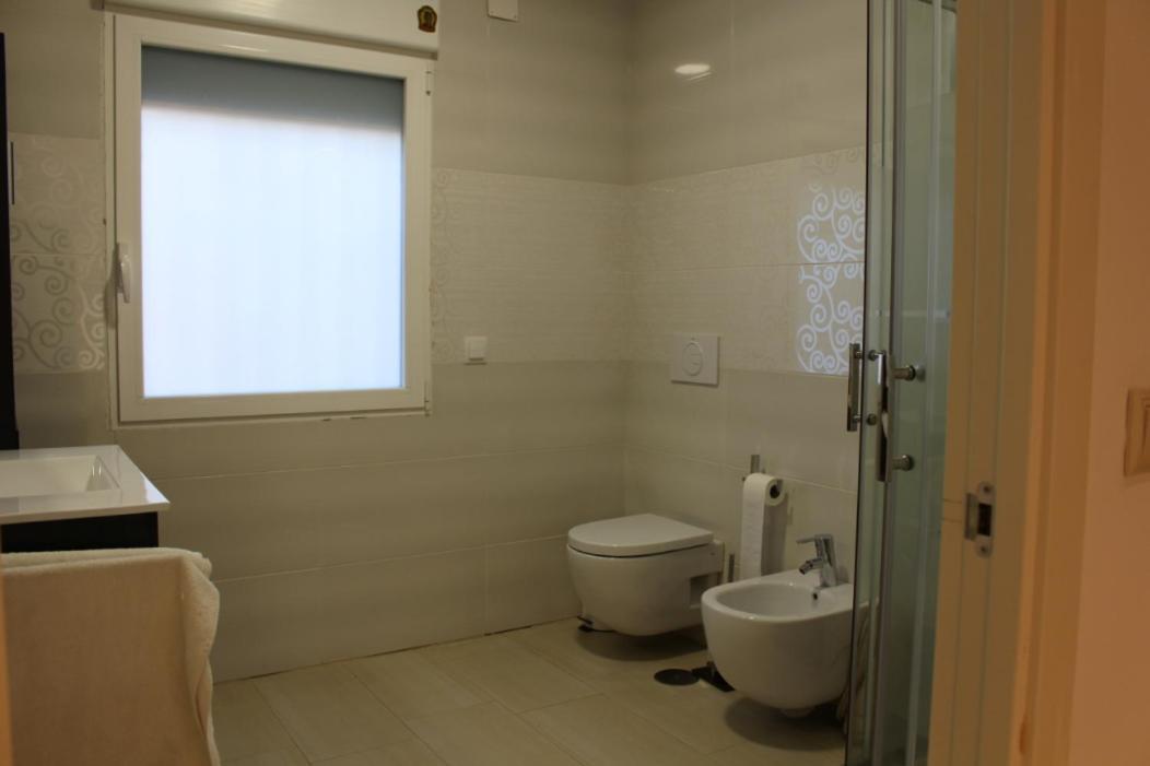 Chalet Con Piscina Y Jacuzzi En Madrid Alquila Habitaciones Algete Bagian luar foto